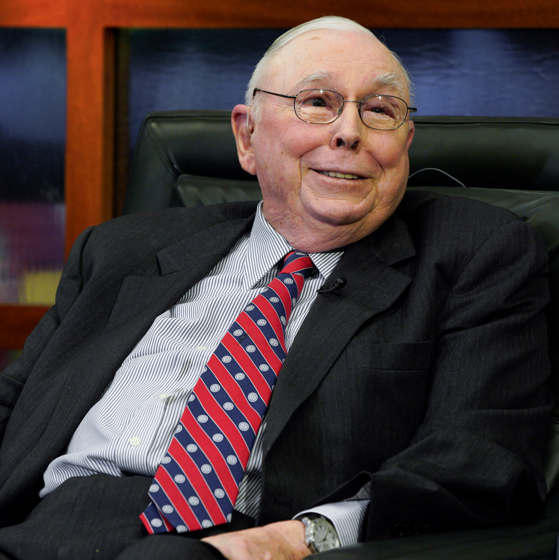 Charles T. Munger, Much More Than Warren Buffett’s No. 2, Dies at 99