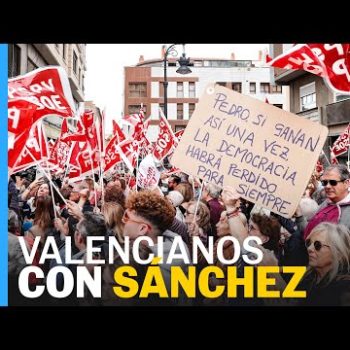 PEDRO SÁNCHEZ | Más de 2.000 personasen Valencia piden a Sánchez que no renuncia | EL PAÍS